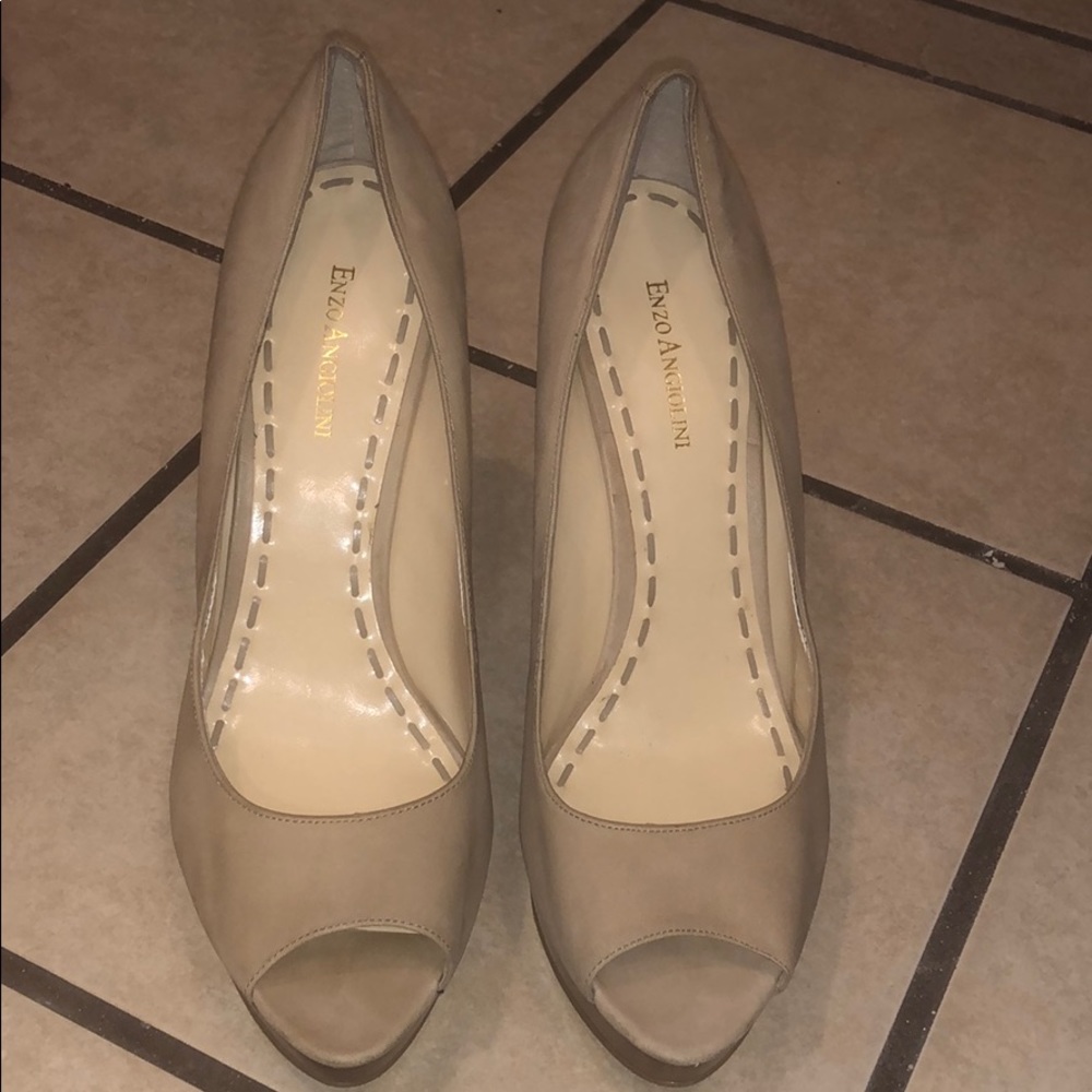 Suede platform pump with peep toe
